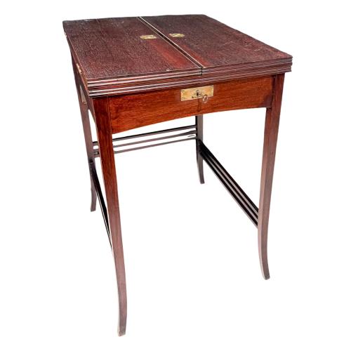 MESITA ESCRITORIO INGLÉS DEL PRIMER CUARTO DE SIGLO XX