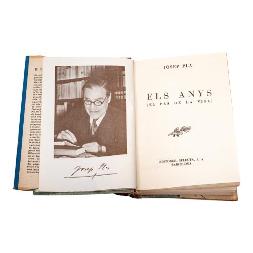 DOS LLIBRES DE BIBLIOTECA SELECTA