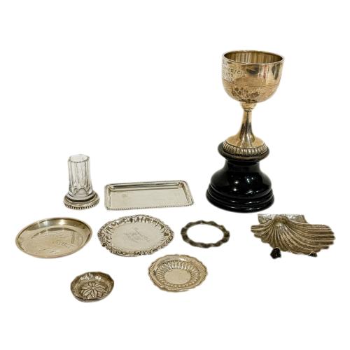 CONJUNTO DE PIEZAS EN PLATA DE LA SEGUNDA MITAD DEL S.XX