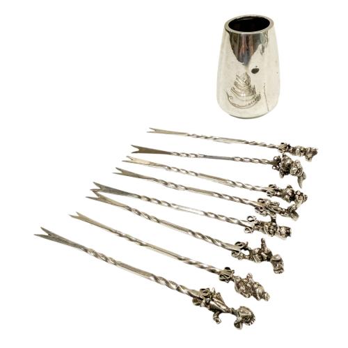 OCHO PINCHOS Y PORTAPINCHOS DE PLATA DE MEDIADOS DE S. XX