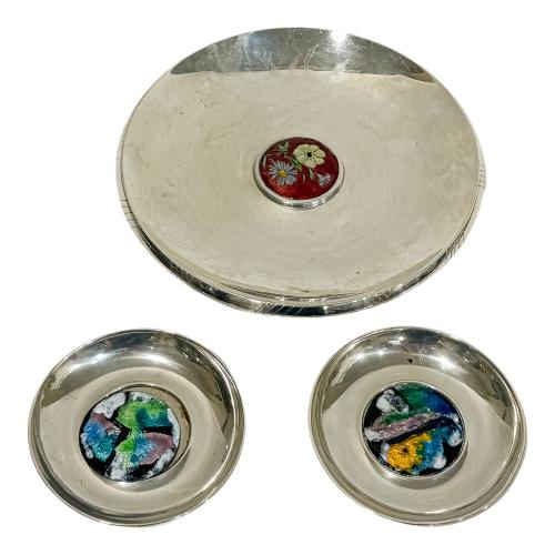 TRES CENTROS DE PLATA Y ESMALTE DEL ÚLTIMO TERCIO S. XX
