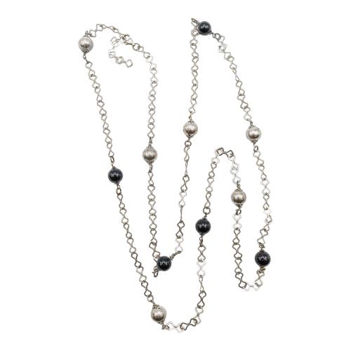 COLLAR LARGO DE PLATA Y ÓNIX