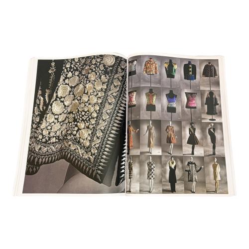 LIBROS DE MODA AUTOGRAFIADOS Y CON DIBUJOS POR MANUEL MOTA