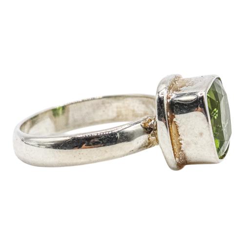 ANILLO CON PREHNITA