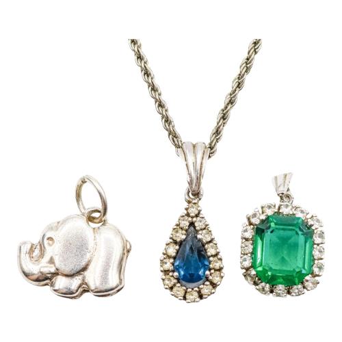 CADENA DE PLATA CON TRES COLGANTES
