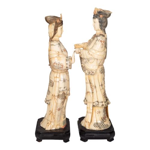 PAREJA DE FIGURAS ORIENTALES DEL ÚLTIMO TERCIO DEL S.XX