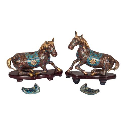 PAREJA DE FIGURAS ORIENTALES DEL ÚLTIMO TERCIO S.XX