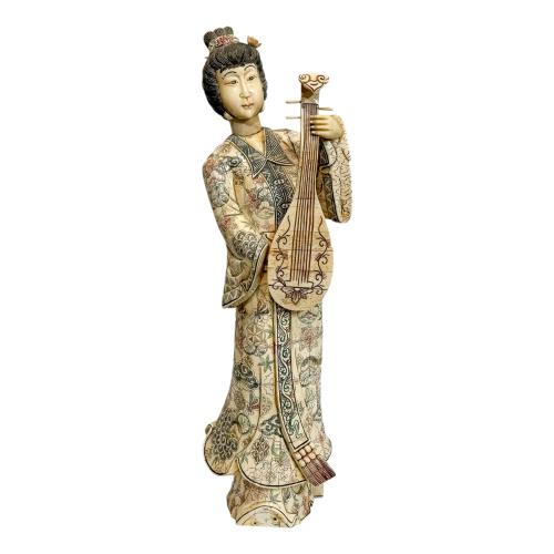 FIGURA ORIENTAL DEL ÚLTIMO CUARTO DEL S.XX