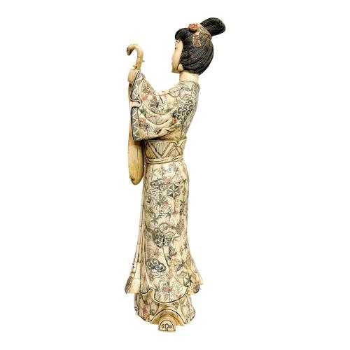 FIGURA ORIENTAL DEL ÚLTIMO CUARTO DEL S.XX