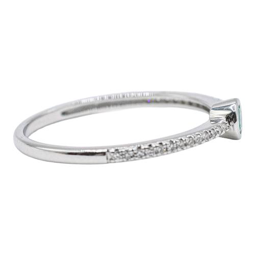 ANILLO CON BRILLANTES Y ESMERALDA