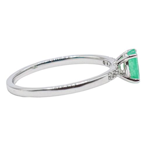 ANILLO CON ESMERALDA Y BRILLANTES